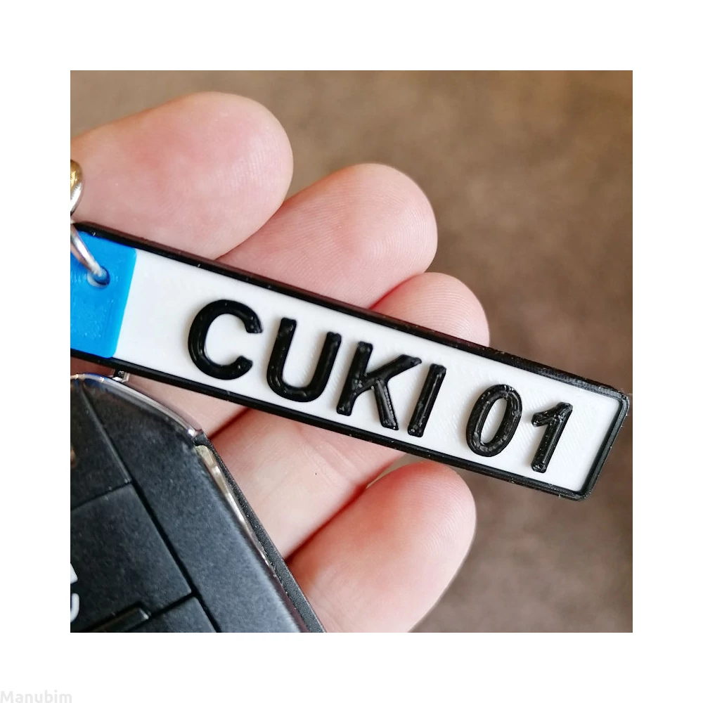 License Plate Keychain with custom text | Manubim